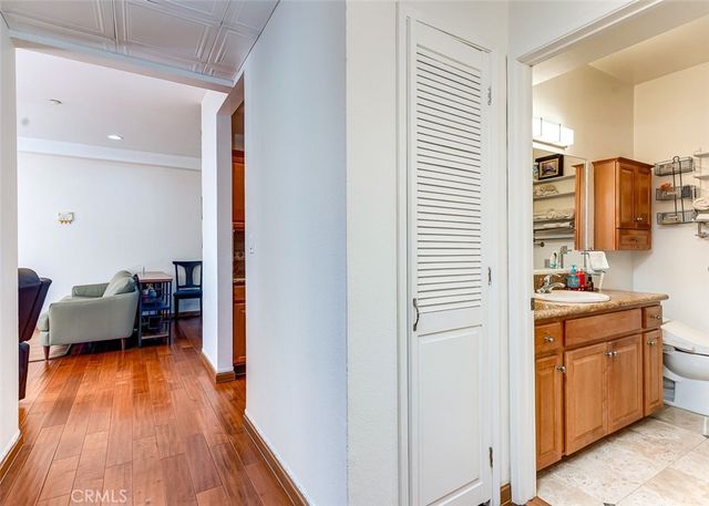 533 S St Andrews Place 104, Los Angeles, CA 90020