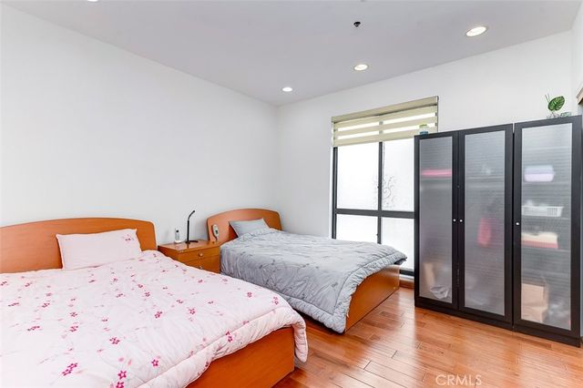 533 S St Andrews Place 104, Los Angeles, CA 90020