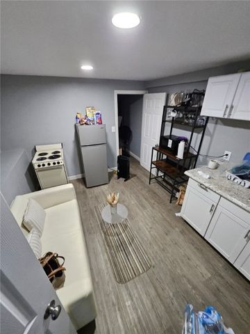 8 Tappan Street, Providence, RI 02908