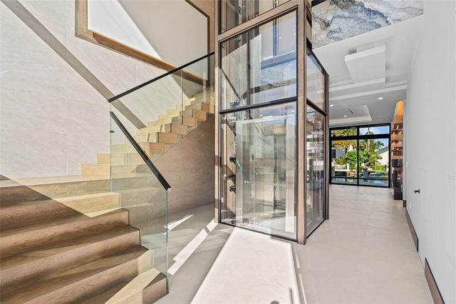 2441 NE 48th Court, Lighthouse Point, FL 33064