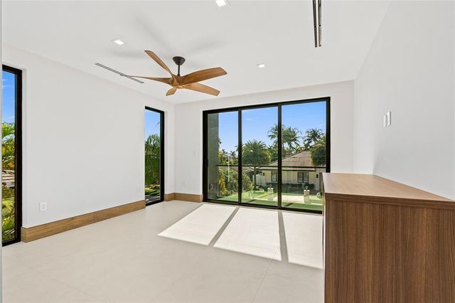 2441 NE 48th Court, Lighthouse Point, FL 33064