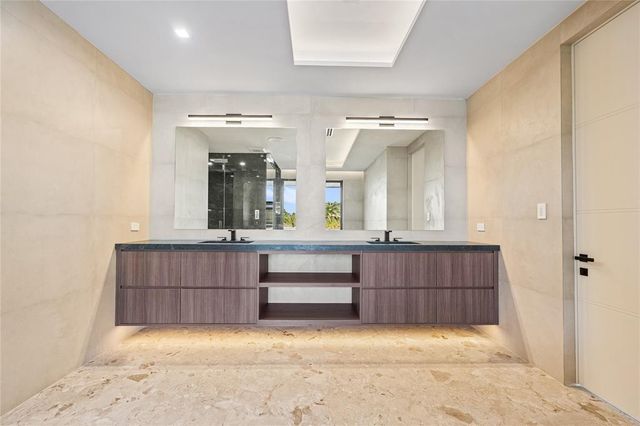 2441 NE 48th Court, Lighthouse Point, FL 33064