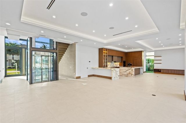 2441 NE 48th Court, Lighthouse Point, FL 33064