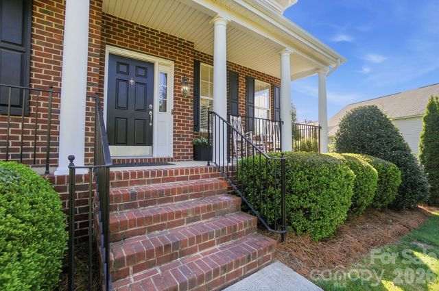 6712 Old Persimmon Drive, Charlotte, NC 28227