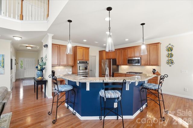 6712 Old Persimmon Drive, Charlotte, NC 28227