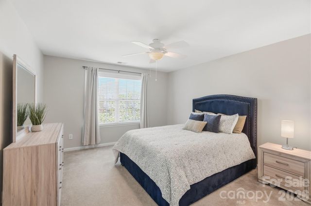 6712 Old Persimmon Drive, Charlotte, NC 28227