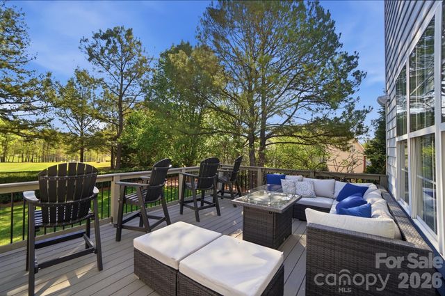 6712 Old Persimmon Drive, Charlotte, NC 28227