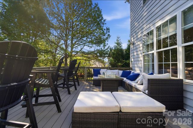 6712 Old Persimmon Drive, Charlotte, NC 28227