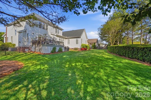 6712 Old Persimmon Drive, Charlotte, NC 28227