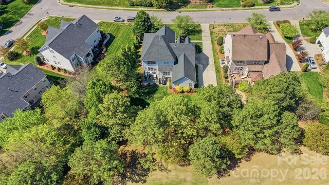 6712 Old Persimmon Drive, Charlotte, NC 28227