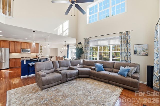 6712 Old Persimmon Drive, Charlotte, NC 28227