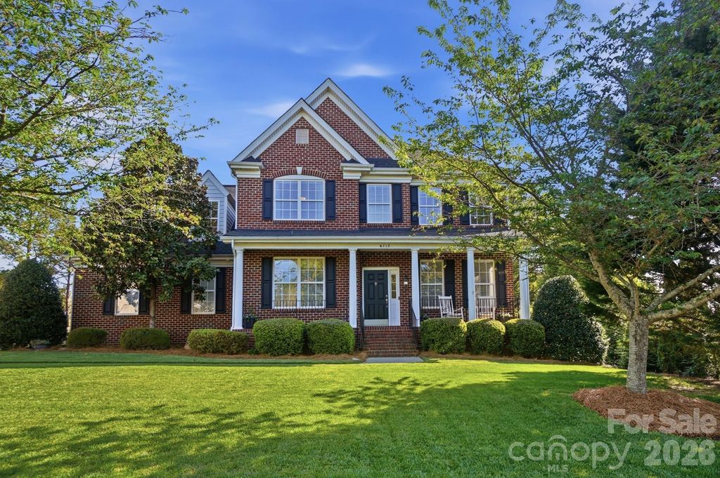 6712 Old Persimmon Drive, Charlotte, NC 28227