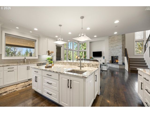 18421 Sw SALMONBERRY Dr, Sherwood, OR 97140