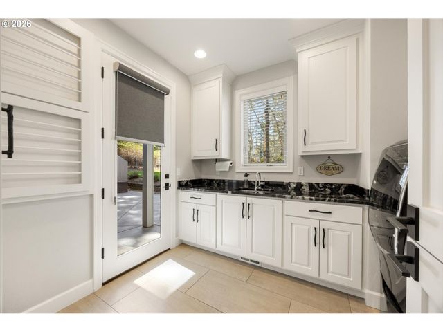 18421 Sw SALMONBERRY Dr, Sherwood, OR 97140