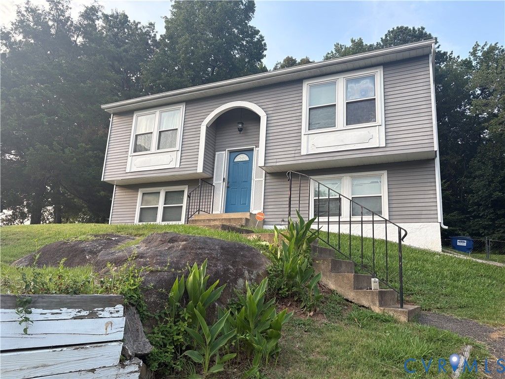 5616 Heatherhill Dr, Chesterfield, VA 23234