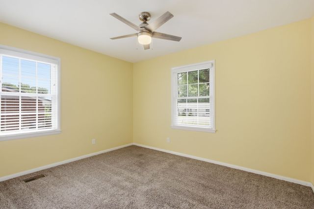 1919 Lynnwood Dr, Columbia, TN 38401