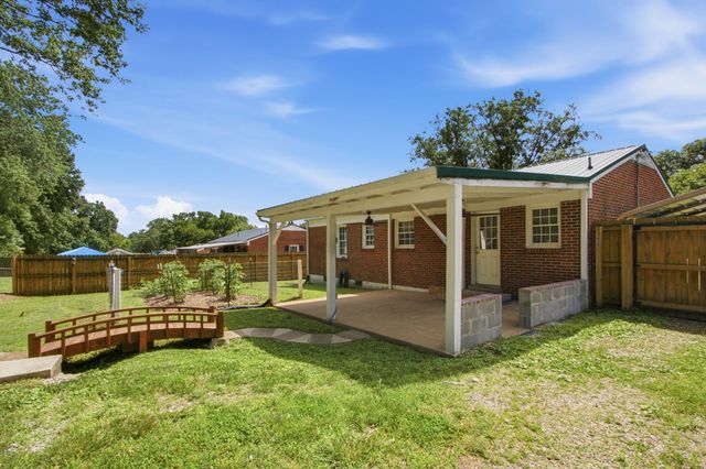 1919 Lynnwood Dr, Columbia, TN 38401