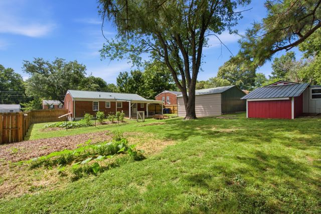 1919 Lynnwood Dr, Columbia, TN 38401