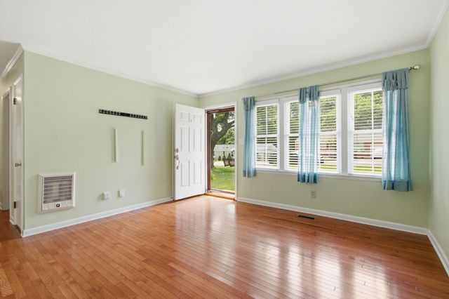 1919 Lynnwood Dr, Columbia, TN 38401