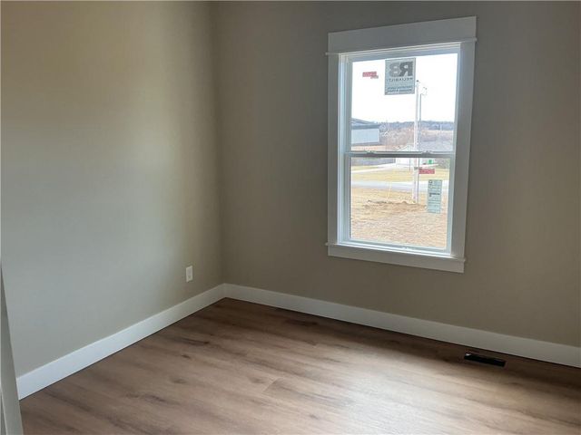 70 Fairview Drive, Ottawa, KS 66067