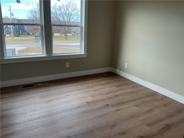 70 Fairview Drive, Ottawa, KS 66067