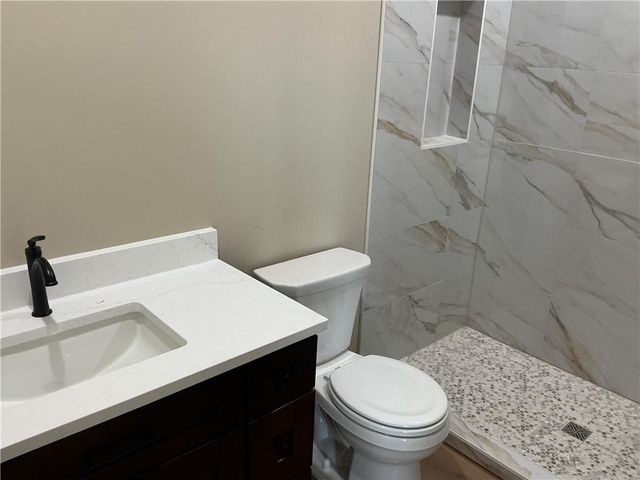 70 Fairview Drive, Ottawa, KS 66067