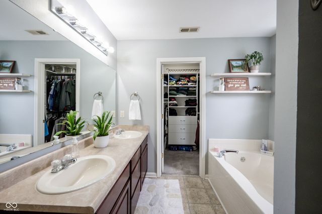 11125 Long Lake Lane, Fishers, IN 46037