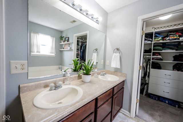 11125 Long Lake Lane, Fishers, IN 46037