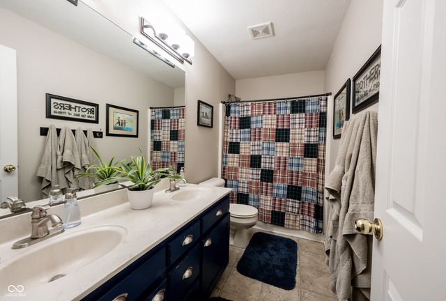 11125 Long Lake Lane, Fishers, IN 46037