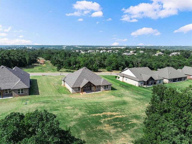 201 Canyon Creek Lane, Guthrie, OK 73044