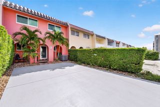 6965 W 2nd Way, Hialeah, FL 33014