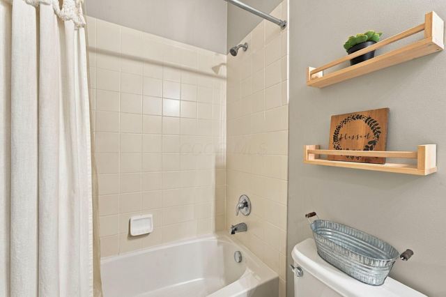 7123 Glacier Ridge Boulevard, Dublin, OH 43017