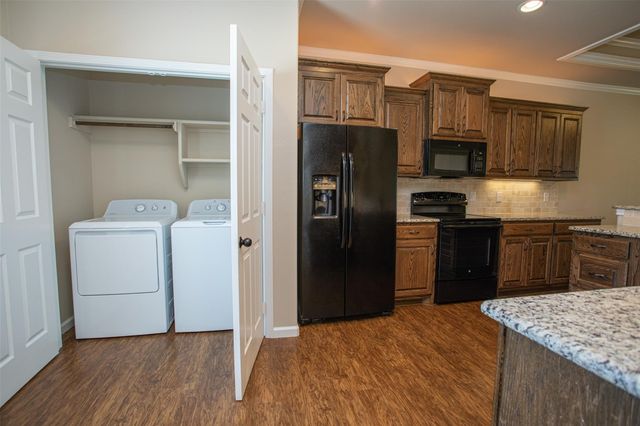 455 Neals Hill Road, Oak Ridge, TX 76240