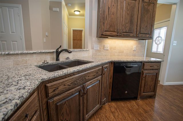 455 Neals Hill Road, Oak Ridge, TX 76240