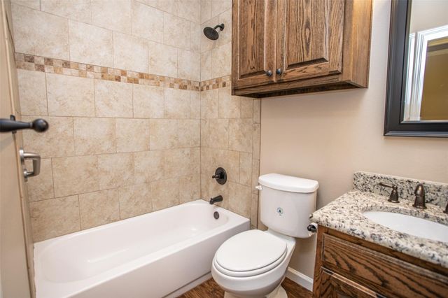 455 Neals Hill Road, Oak Ridge, TX 76240