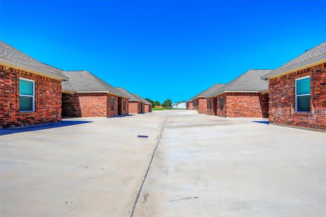455 Neals Hill Road, Oak Ridge, TX 76240