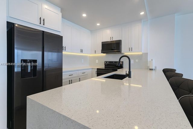 5601 Collins Avenue 1409, Miami Beach, FL 33140