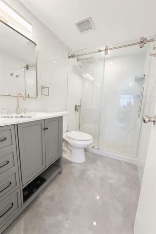 5601 Collins Avenue 1409, Miami Beach, FL 33140