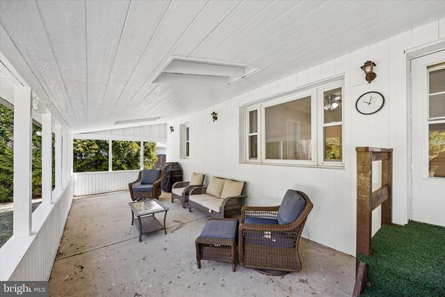 59 E HILLCREST AVE, Chalfont, PA 18914