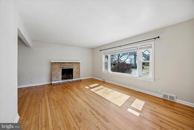 59 E HILLCREST AVE, Chalfont, PA 18914