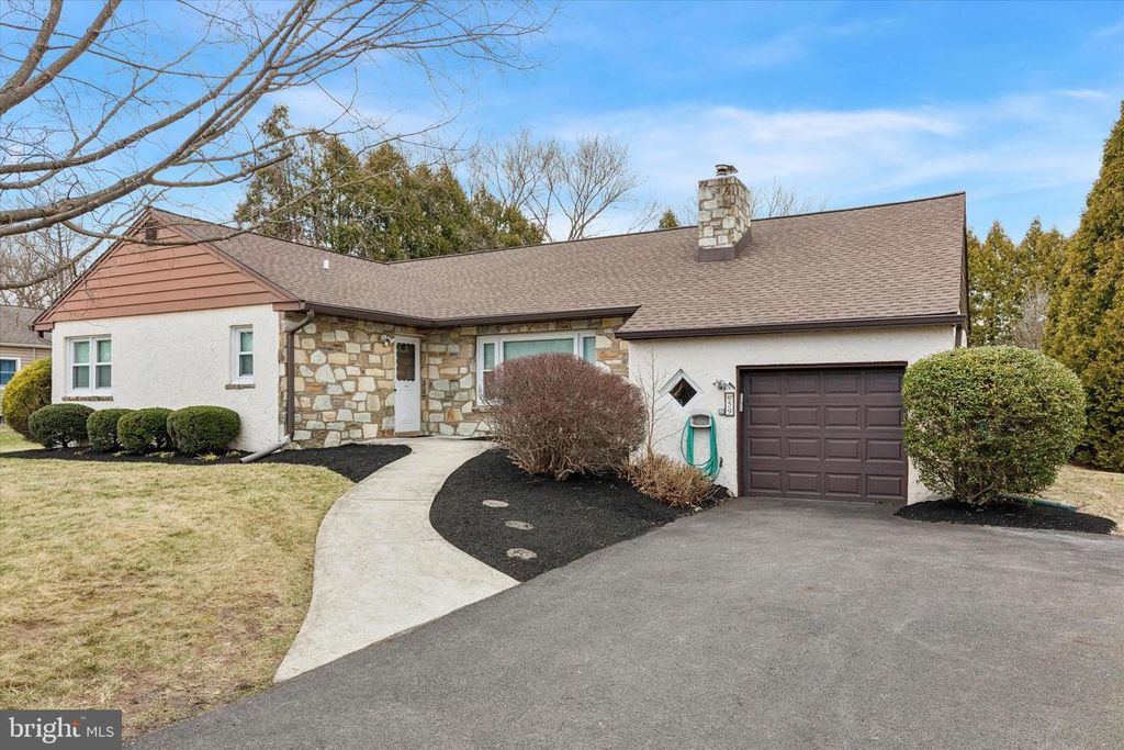 59 E HILLCREST AVE, Chalfont, PA 18914