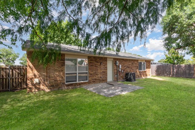 5528 King Drive, The Colony, TX 75056