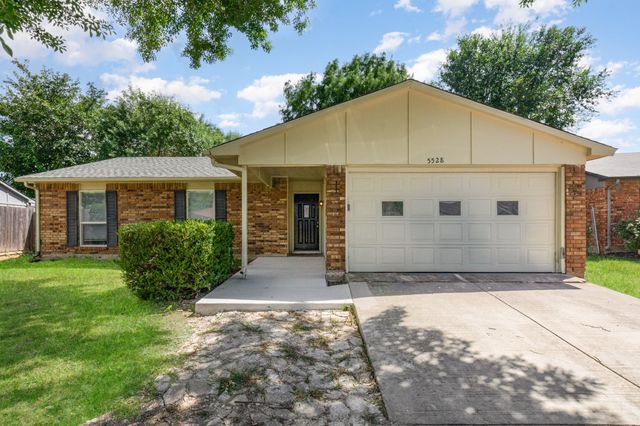 5528 King Drive, The Colony, TX 75056