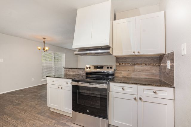 5528 King Drive, The Colony, TX 75056