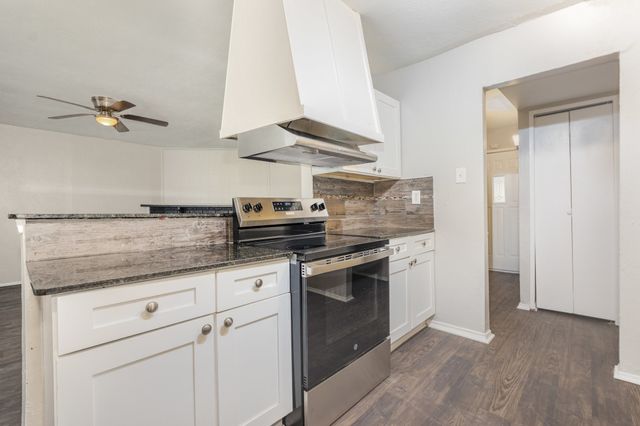 5528 King Drive, The Colony, TX 75056