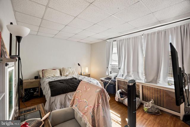 209 W CLINTON AVE, Oaklyn, NJ 08107