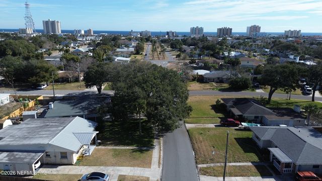 836 15TH Avenue N, Jacksonville Beach, FL 32250