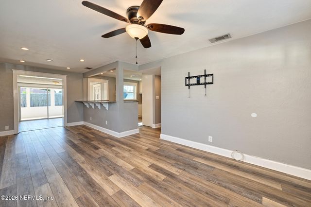 836 15TH Avenue N, Jacksonville Beach, FL 32250