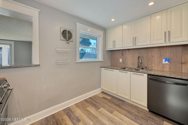 836 15TH Avenue N, Jacksonville Beach, FL 32250