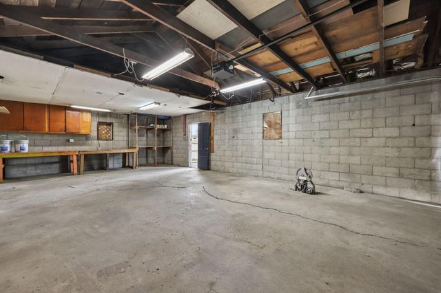 57 N Pine Street, Newark, OH 43055